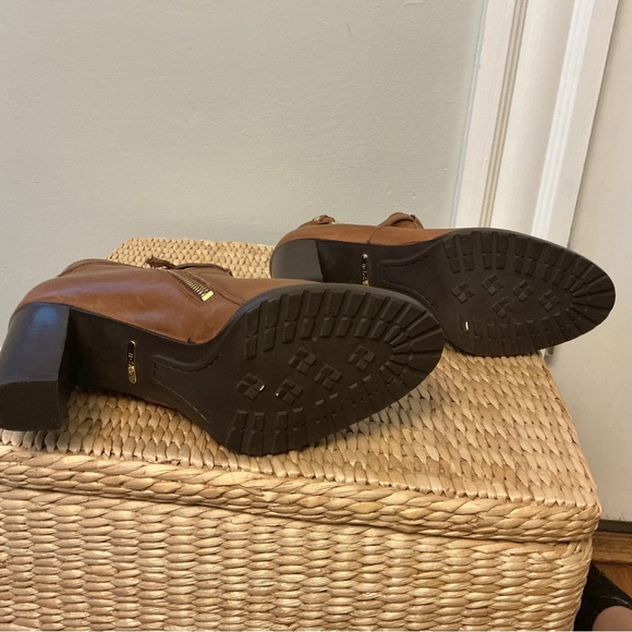 Lauren Ralph Lauren Tan Laletta Leather Bootie Ankle Boot 6.5 B Zip Closure - Picture 5 of 9